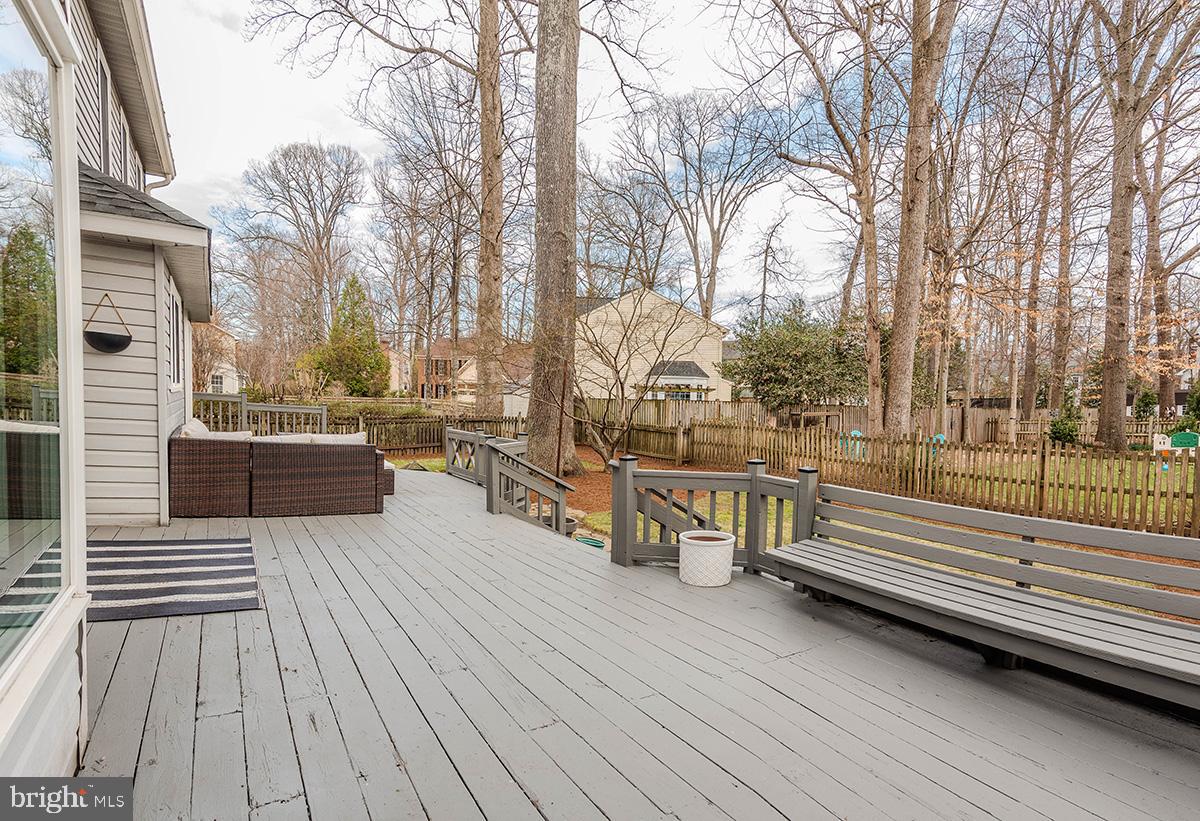 CROFTON WOODS - Residential