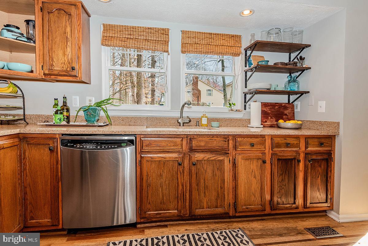 CROFTON WOODS - Residential