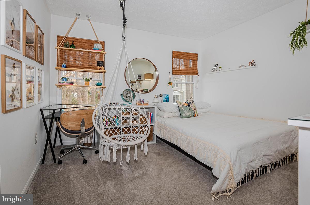 CROFTON WOODS - Residential