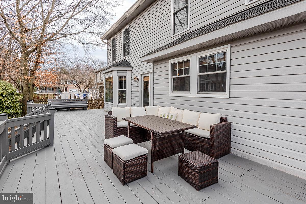 CROFTON WOODS - Residential