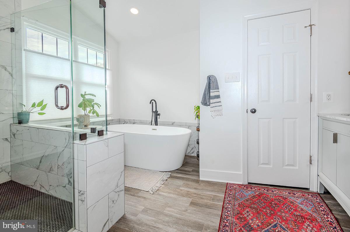 CROFTON WOODS - Residential