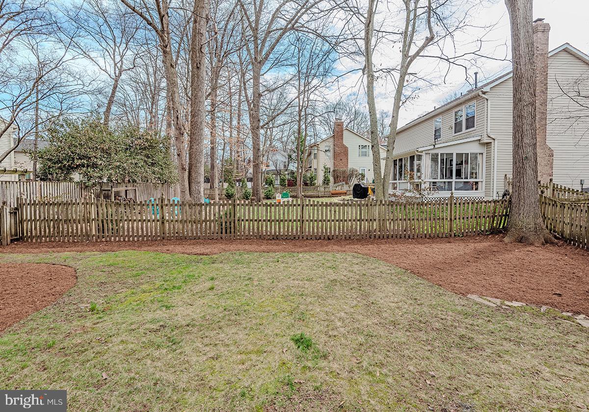 CROFTON WOODS - Residential