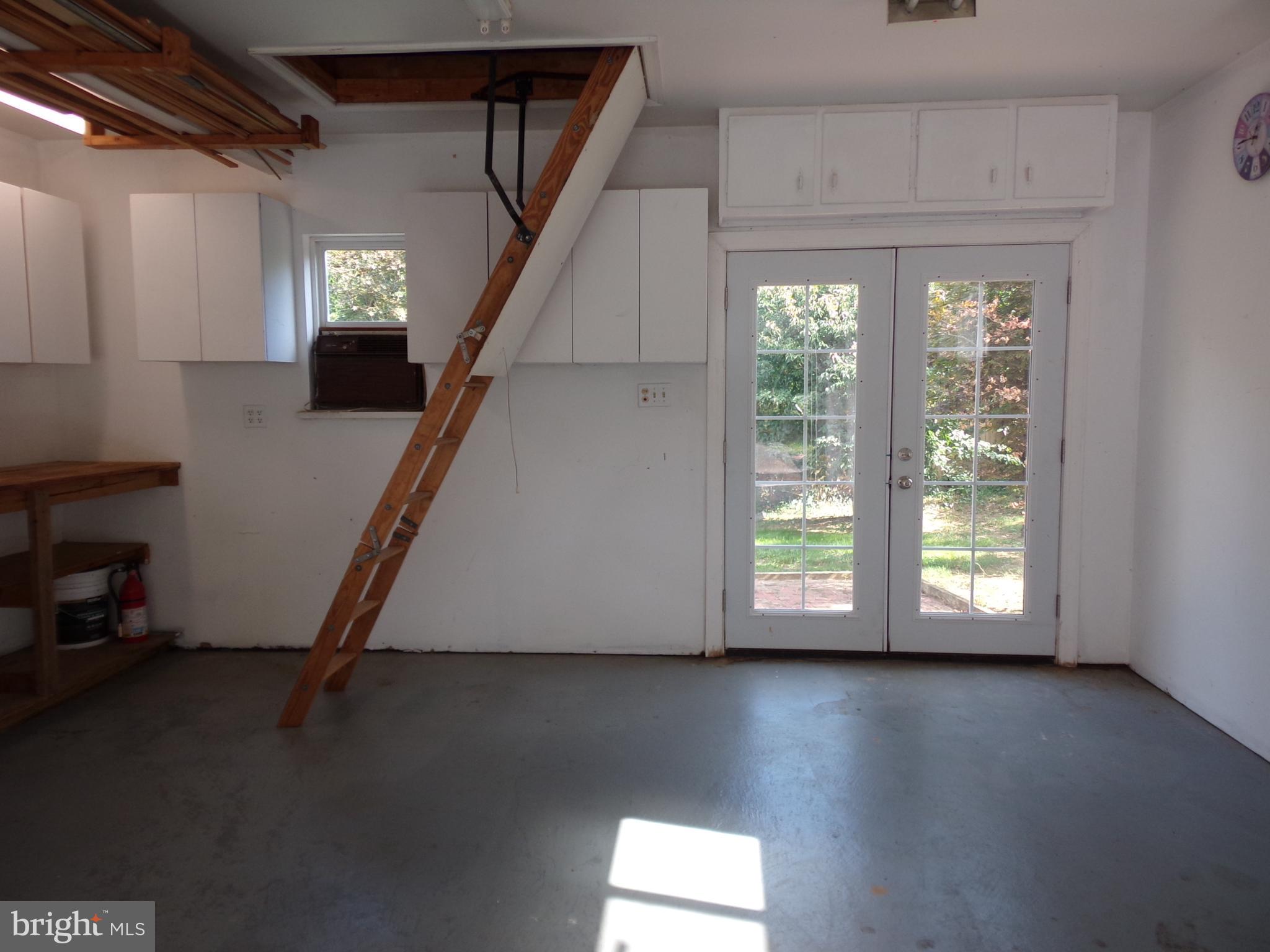 FAIRVIEW - Residential