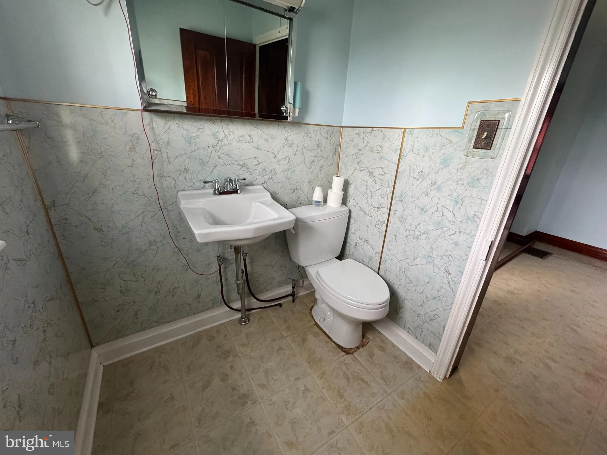 Hanover, Pennsylvania 17331, United States, 4 Bedrooms Bedrooms, ,2 BathroomsBathrooms,Residential,Active,214891