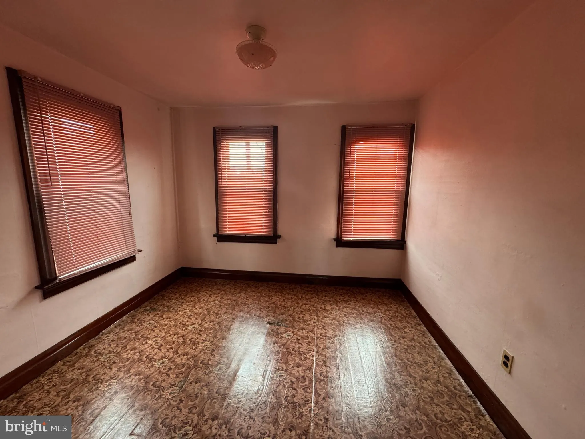 Hanover, Pennsylvania 17331, United States, 4 Bedrooms Bedrooms, ,2 BathroomsBathrooms,Residential,Active,214891