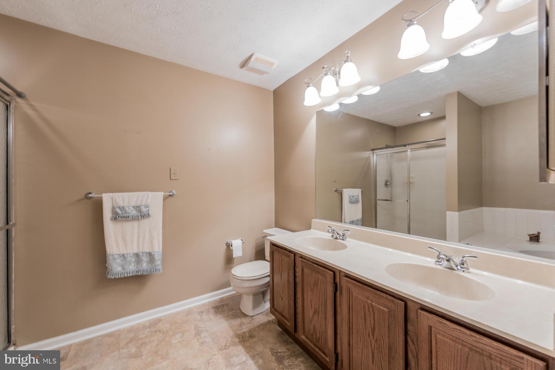 OAK WEST - Residential