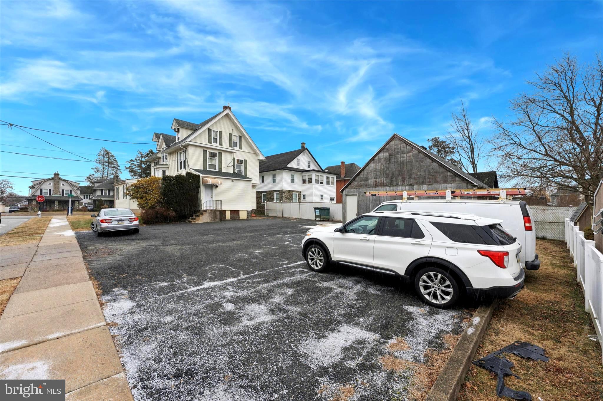 LLANERCH - Commercial Sale