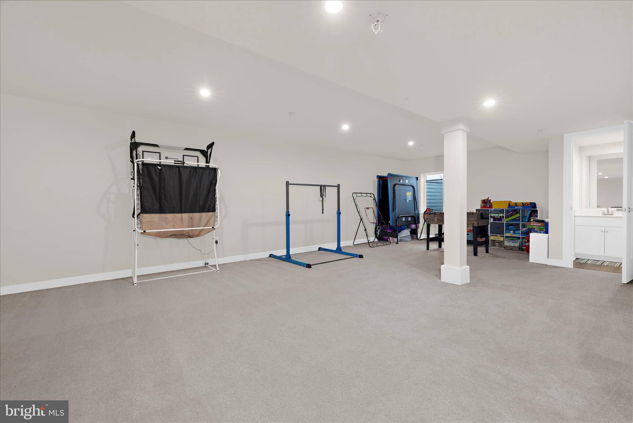 CHURCH HILL HUNT - Residential