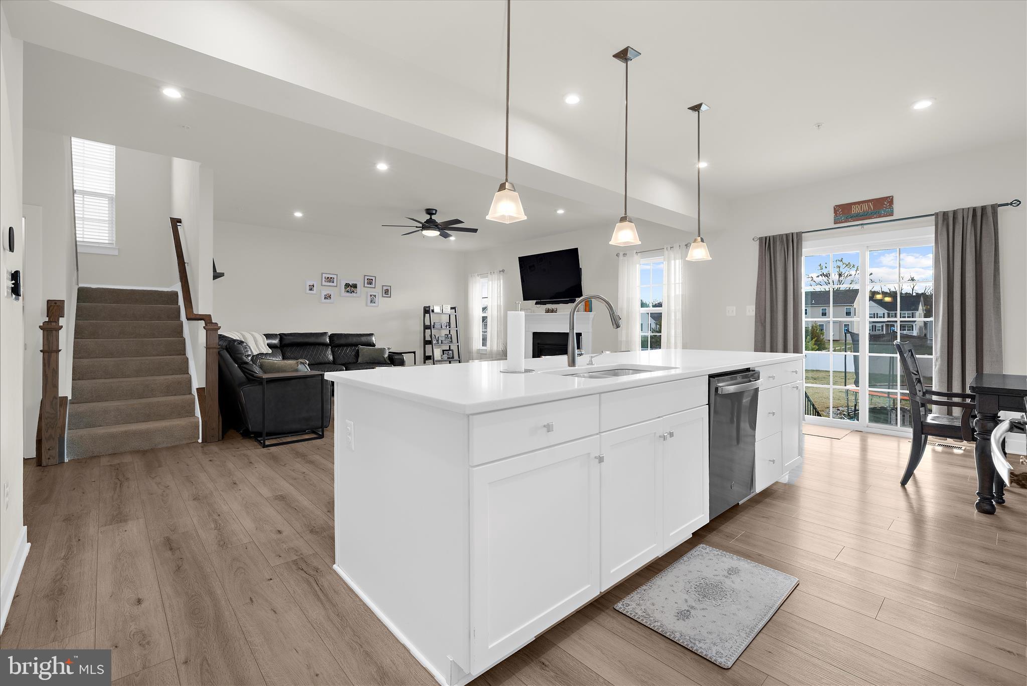 CHURCH HILL HUNT - Residential