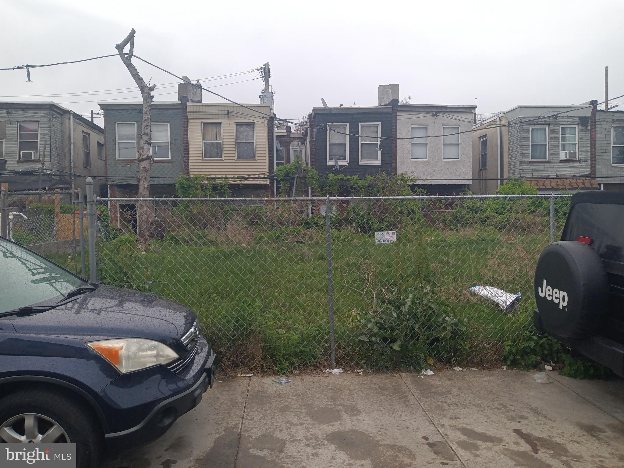 Vacant lot being sold with the property at 3154 N Darien St.Can be purchased as a package with 3115 N Darien,3117 N Darien,3124 N Darien and 716 Alleghany