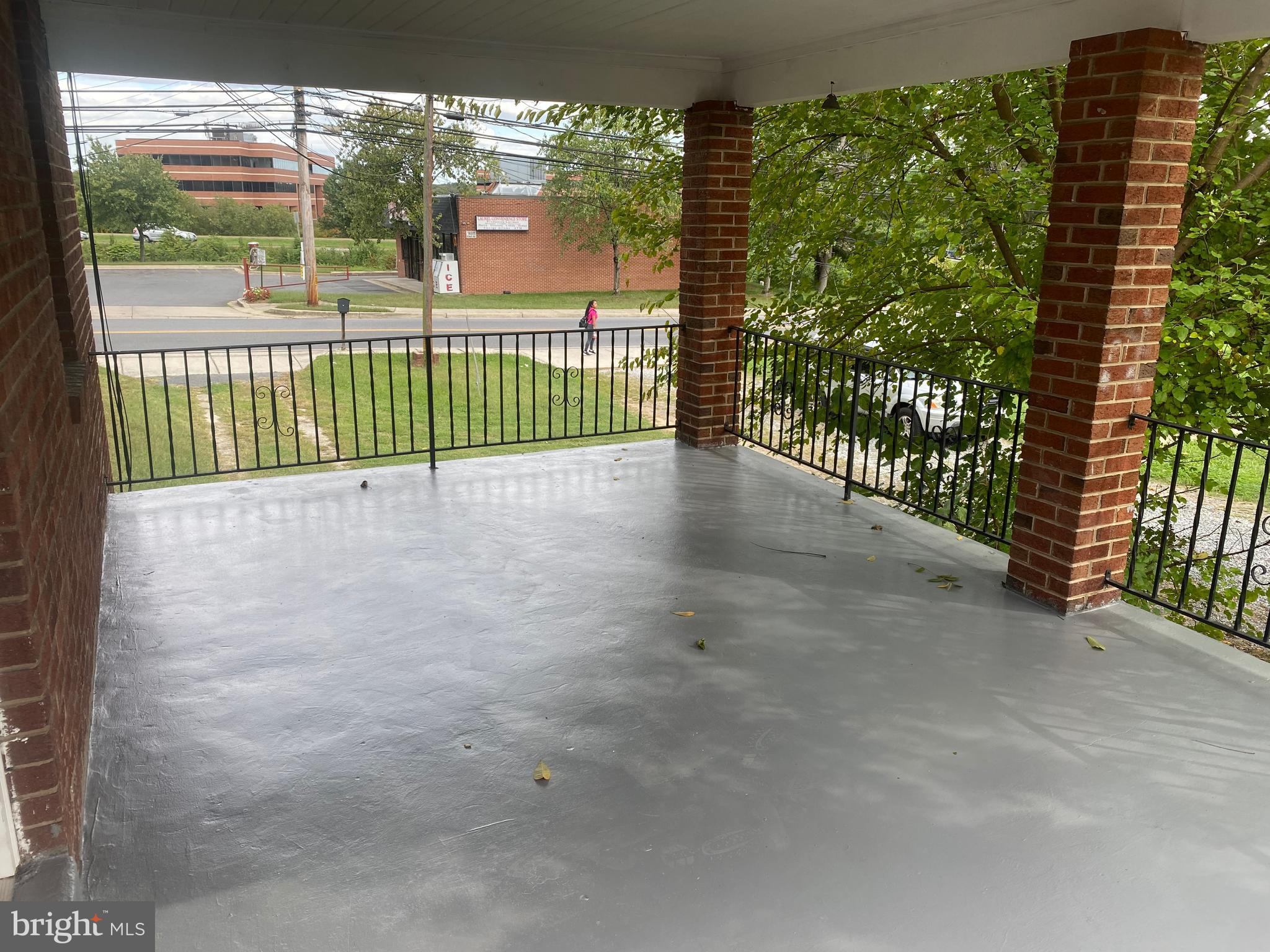 LAUREL - Residential