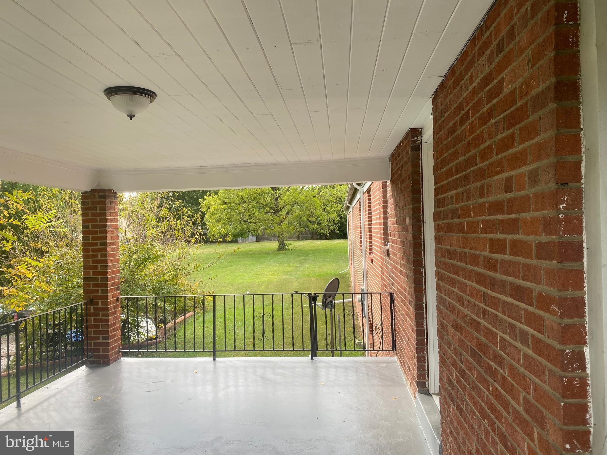 LAUREL - Residential