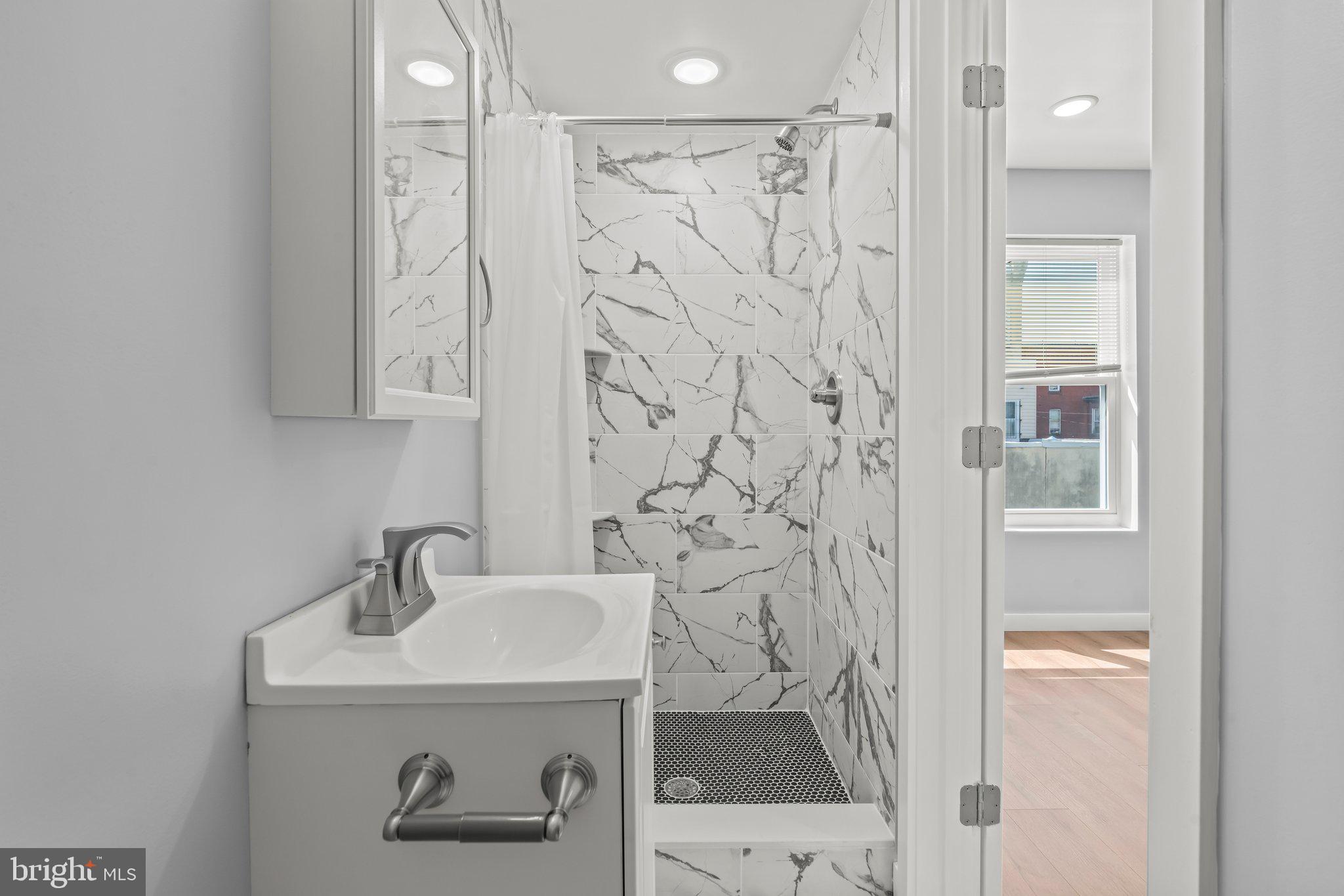 TEMPLE UNIVERSITY - Residential Lease