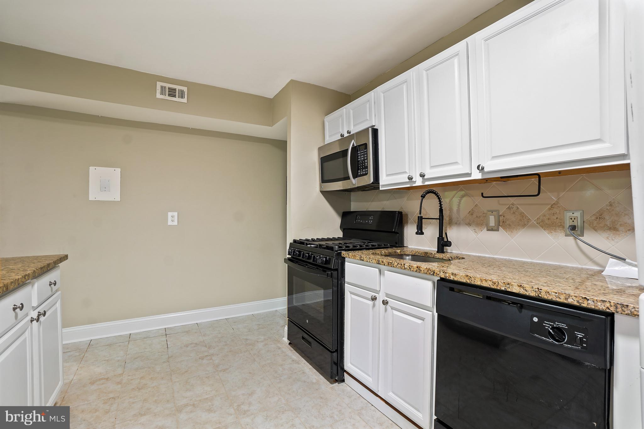 CHELSEA WOODS CONDO - Residential