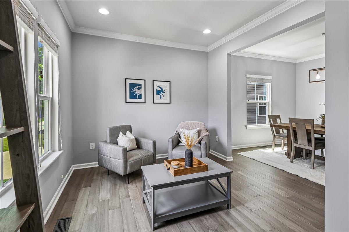 8124 MEADOWGATE CIRCLE
