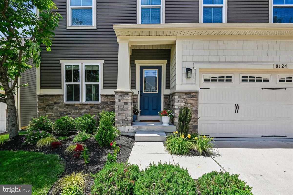 8124 MEADOWGATE CIRCLE