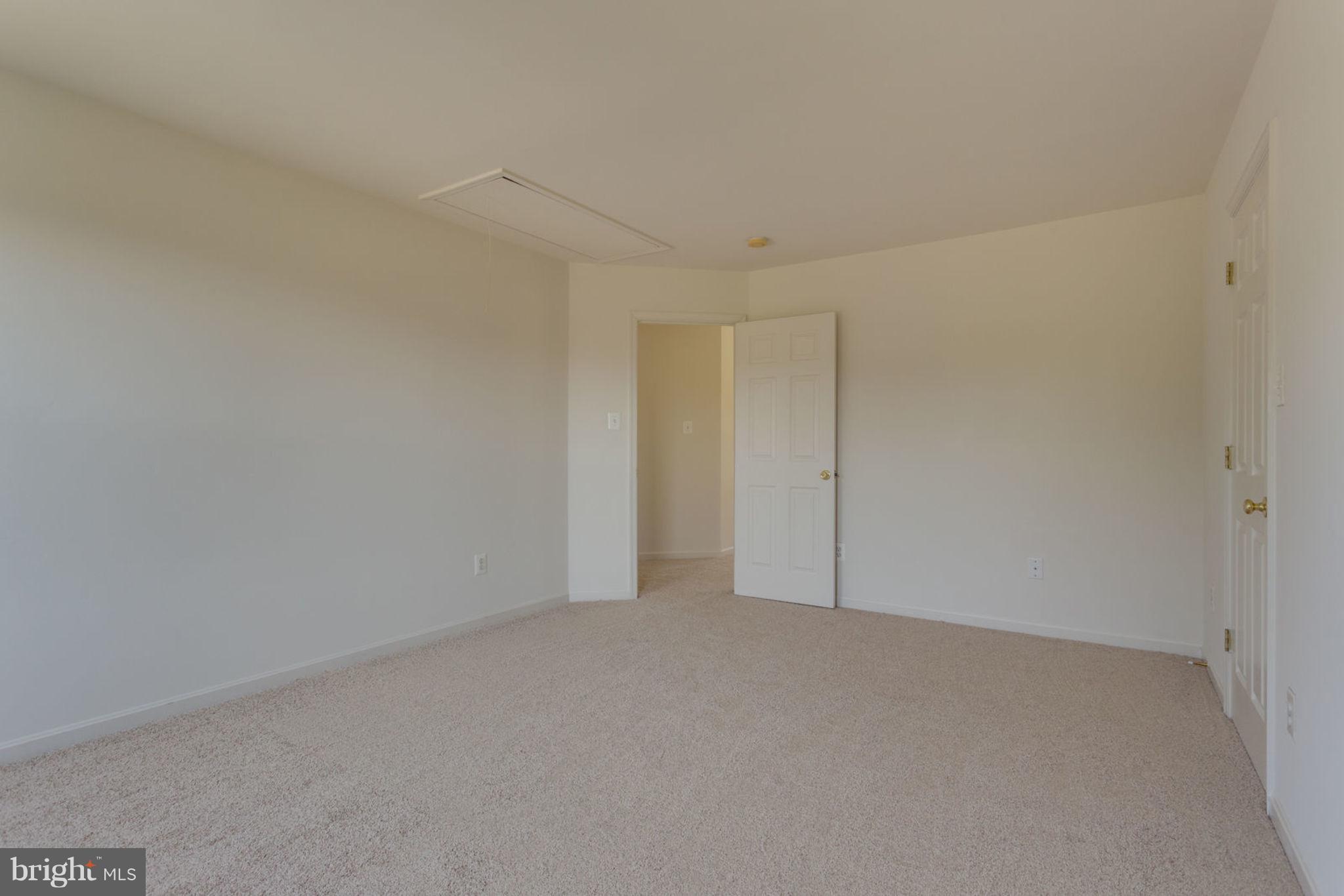 CABIN VILLAGE - Residential Lease