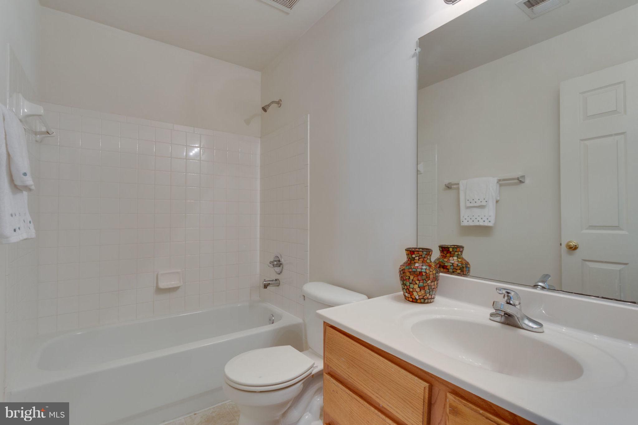 CABIN VILLAGE - Residential Lease