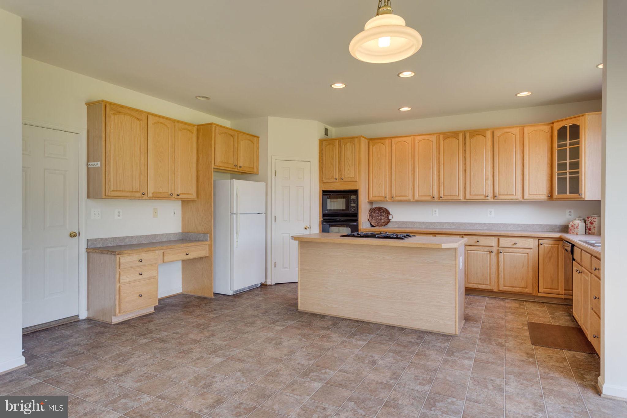 CABIN VILLAGE - Residential Lease