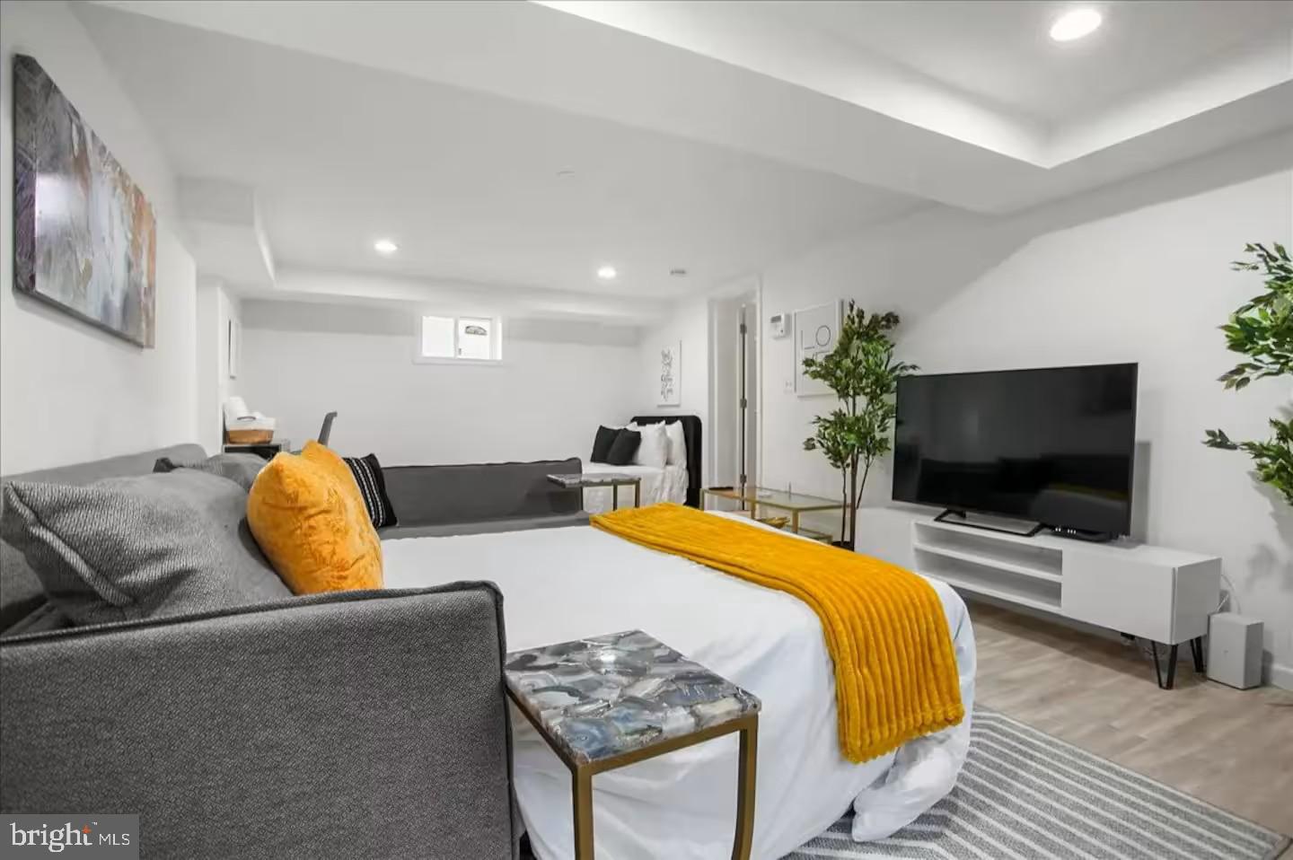 PETTITS ADDN TO HYATTSVI - Residential