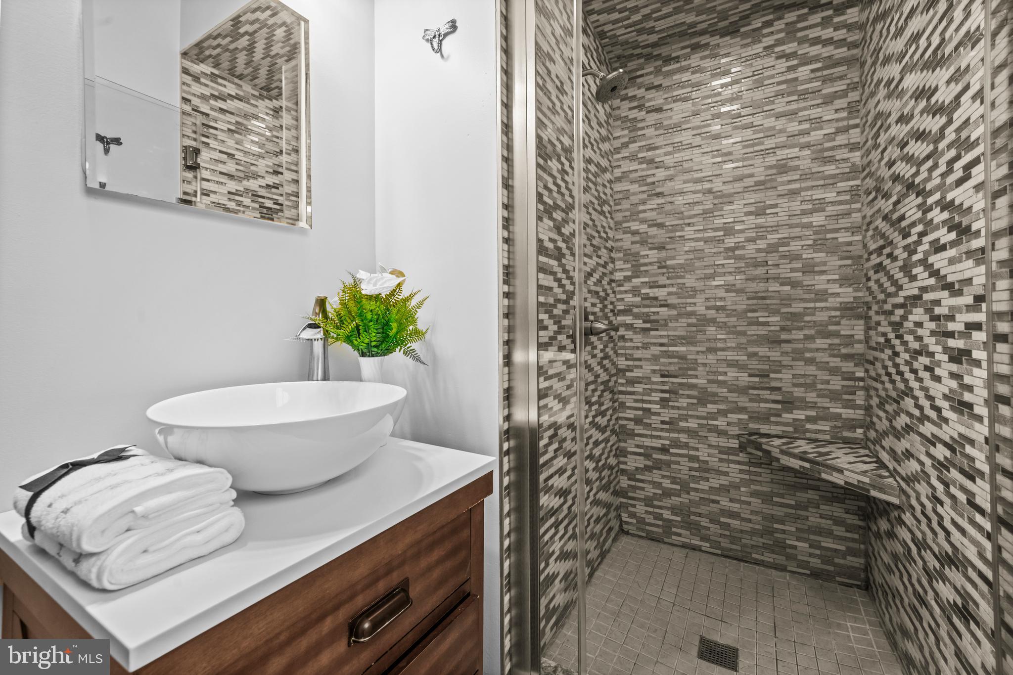 PETTITS ADDN TO HYATTSVI - Residential