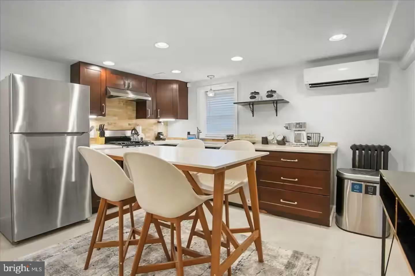 PETTITS ADDN TO HYATTSVI - Residential