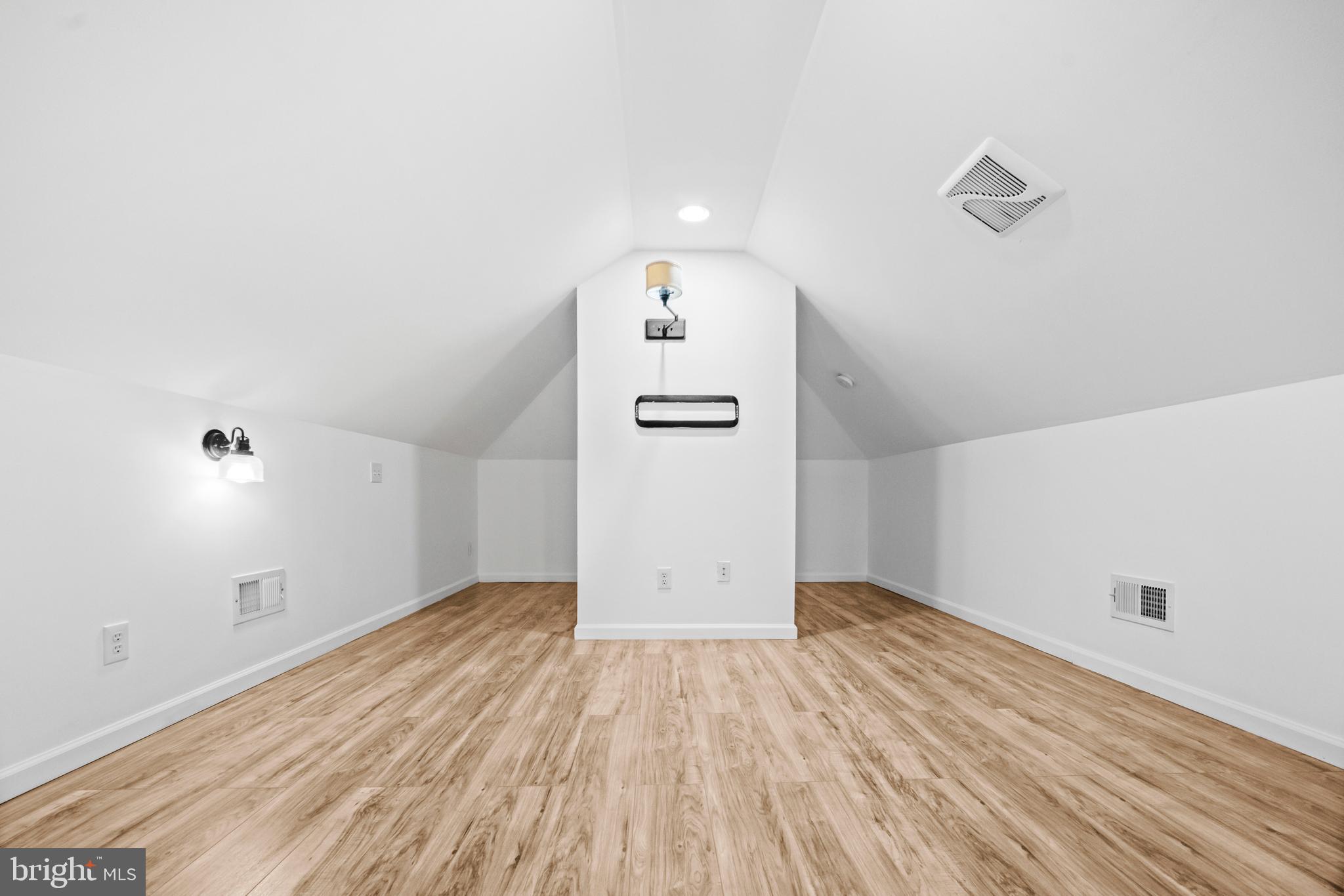 PETTITS ADDN TO HYATTSVI - Residential