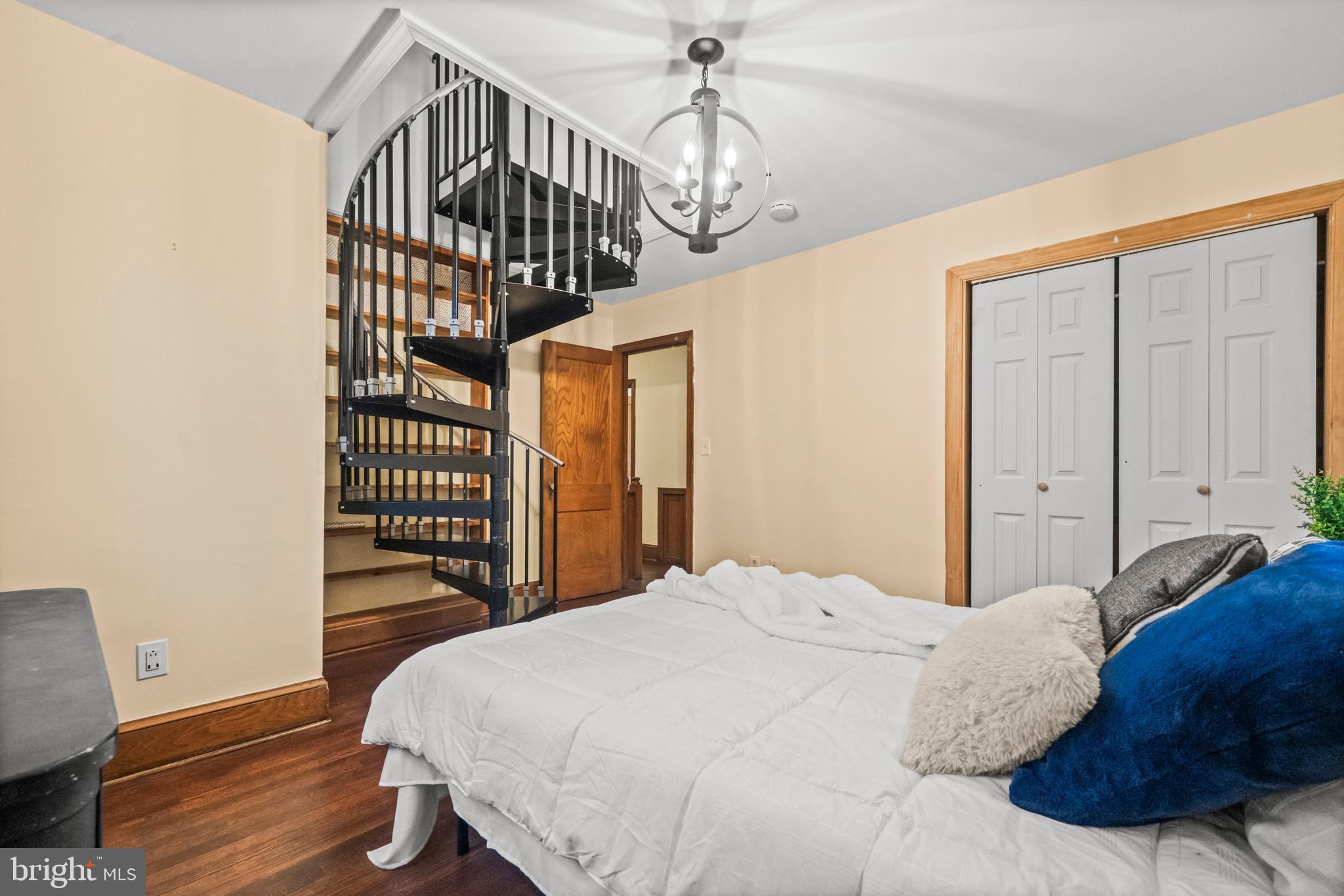 PETTITS ADDN TO HYATTSVI - Residential