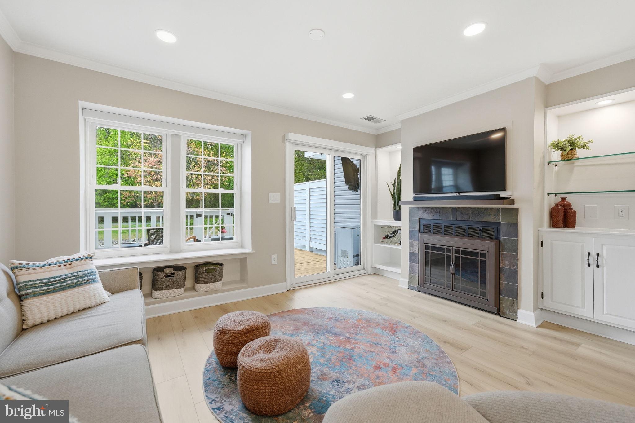 WATERS EDGE - Residential