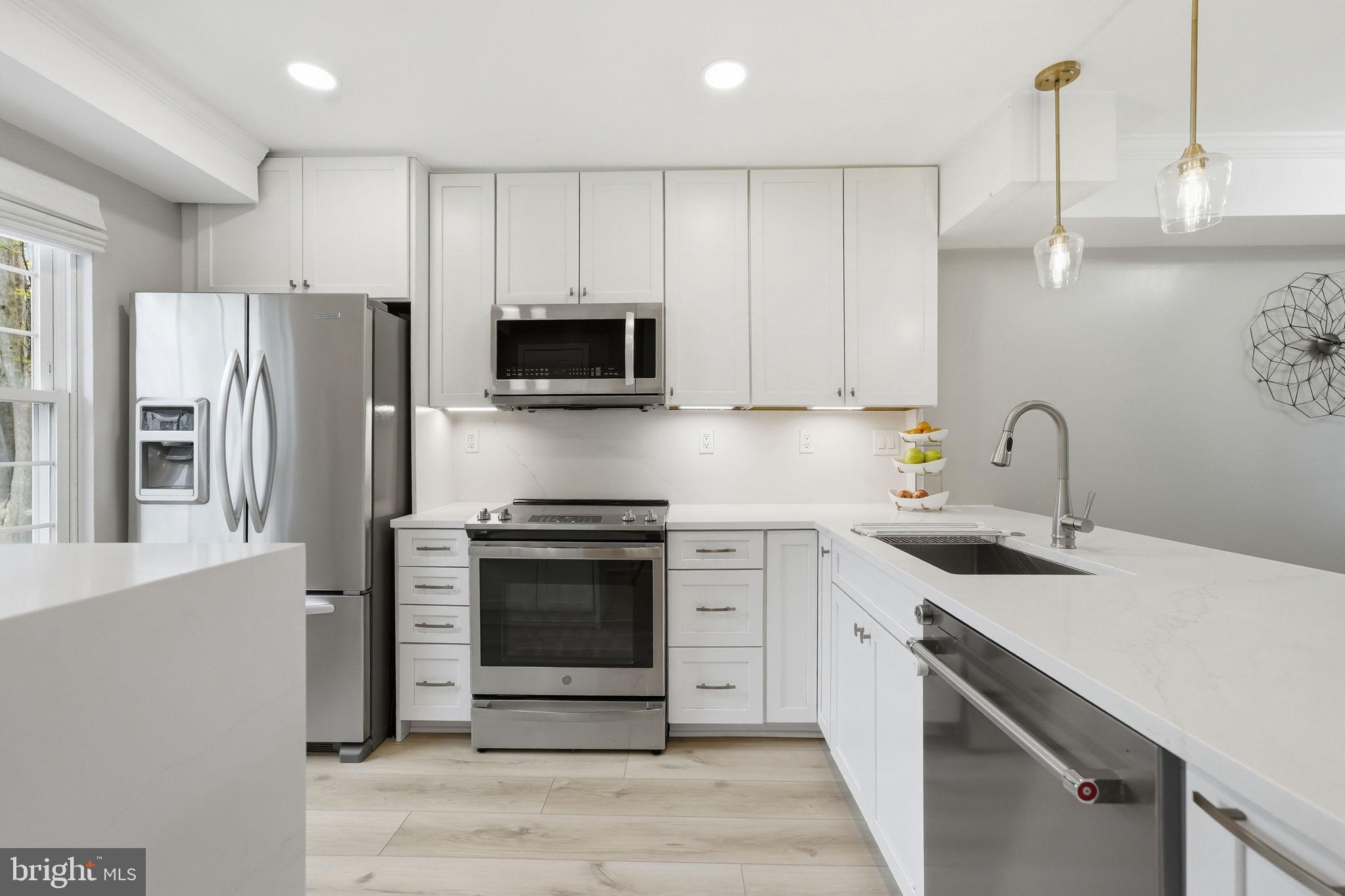 WATERS EDGE - Residential