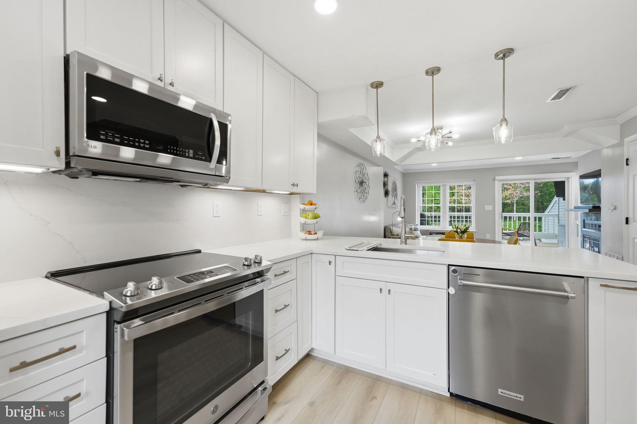 WATERS EDGE - Residential