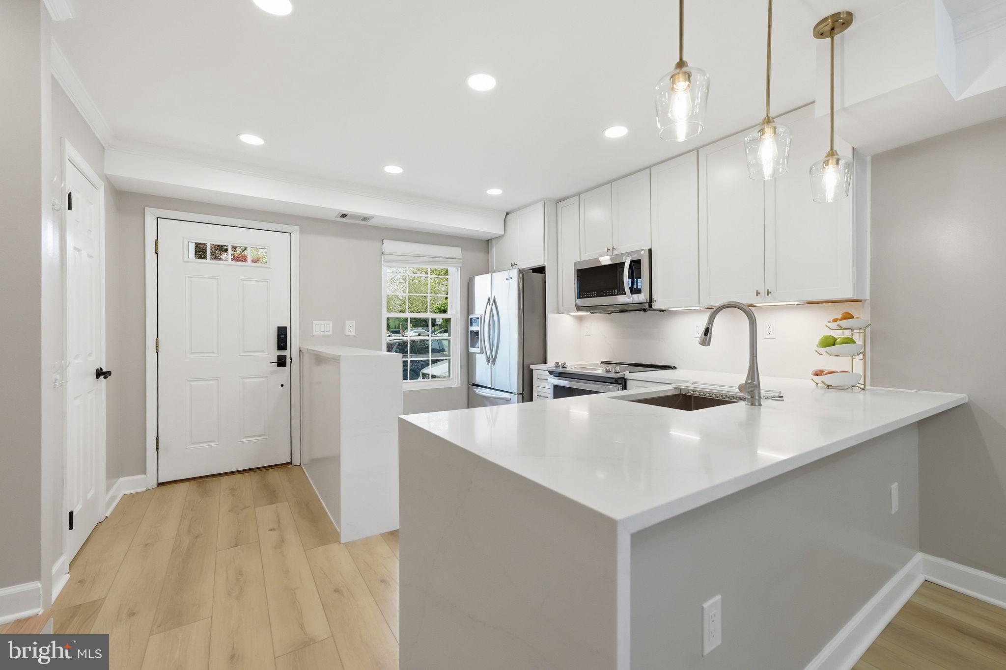 WATERS EDGE - Residential