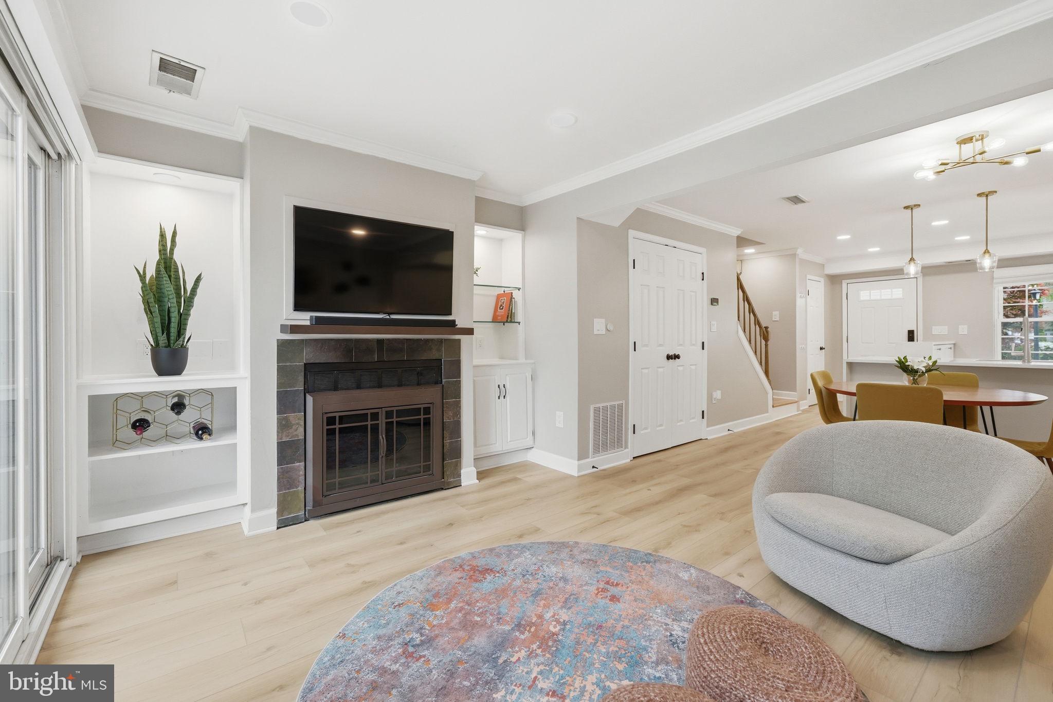 WATERS EDGE - Residential