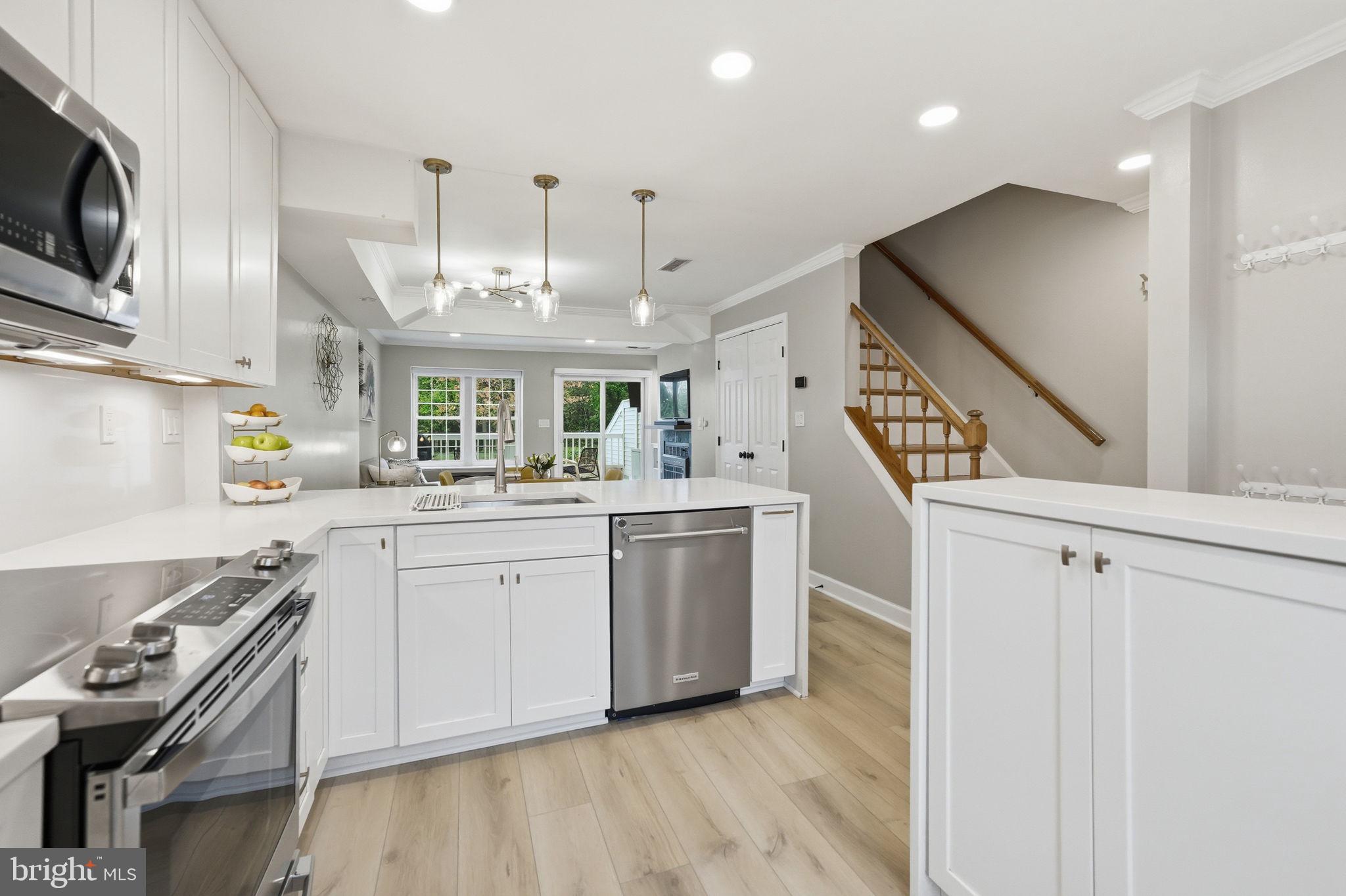 WATERS EDGE - Residential