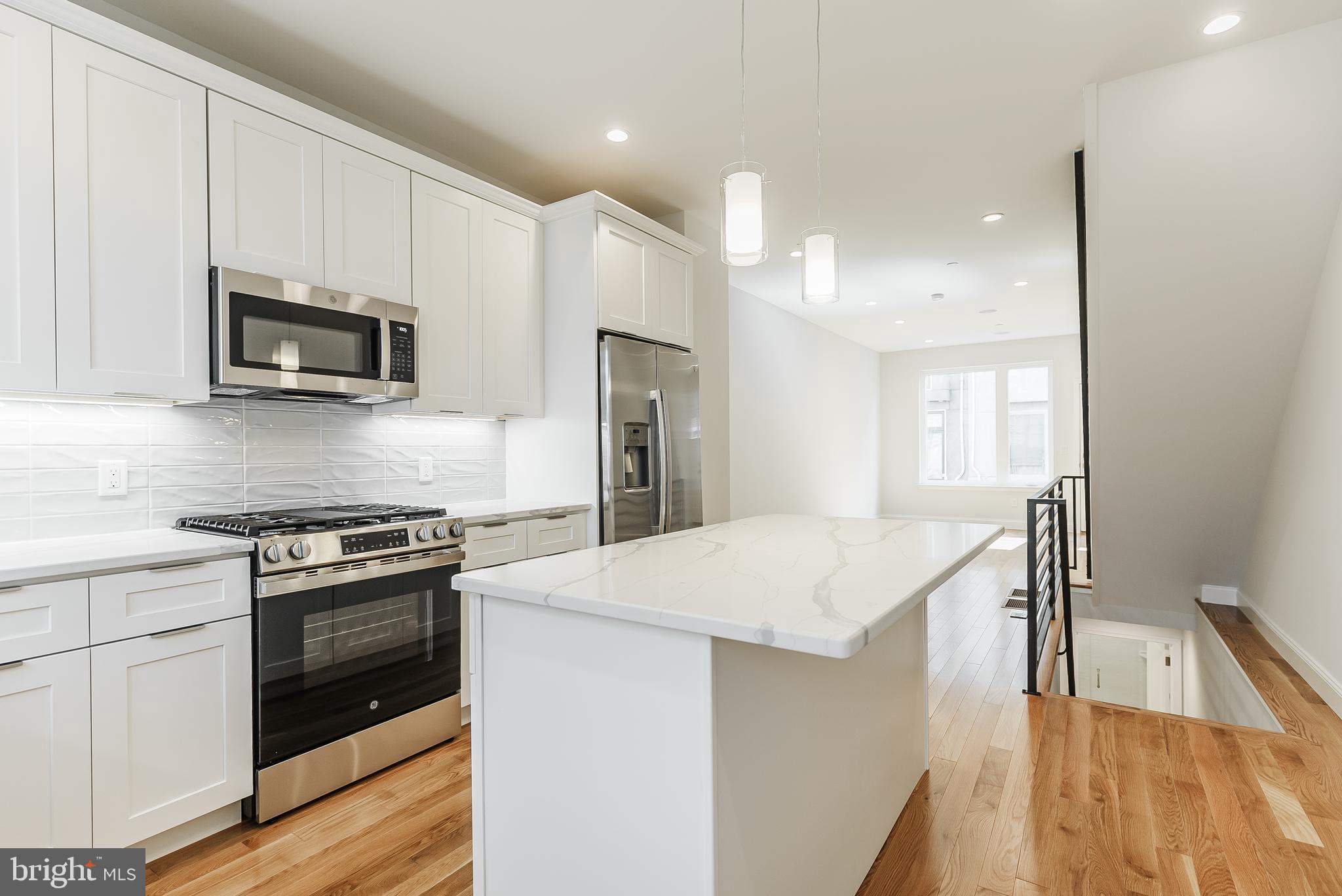 POINT BREEZE - Residential