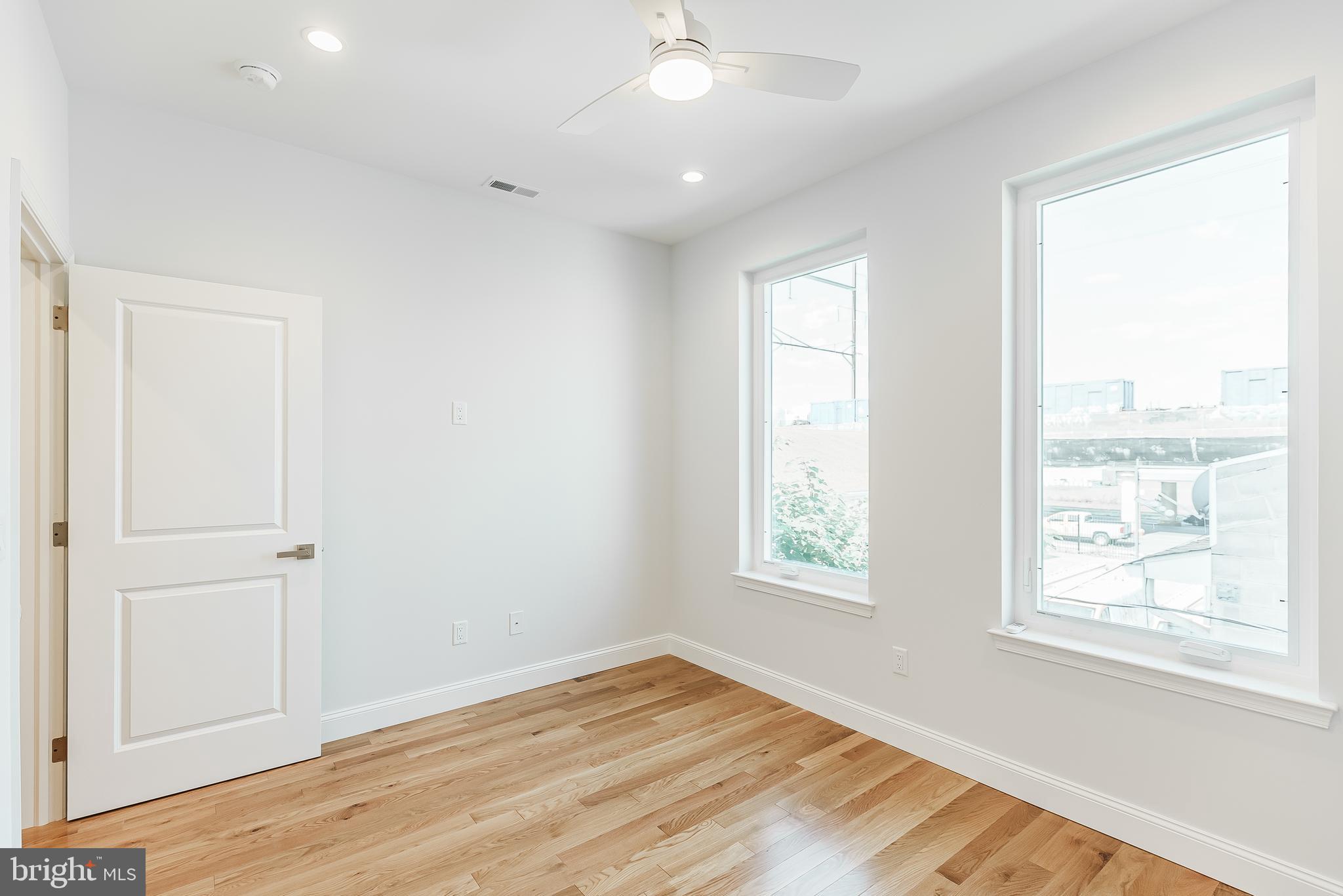 POINT BREEZE - Residential