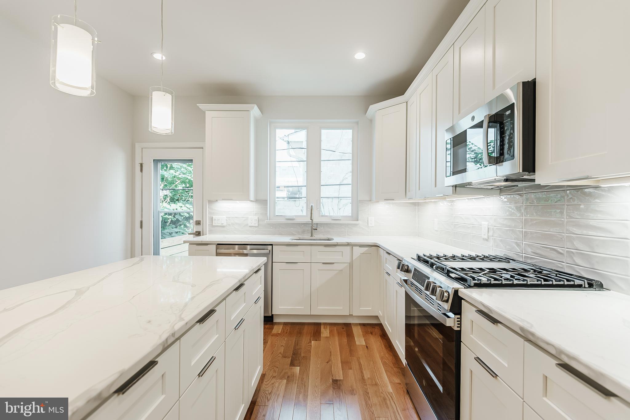 POINT BREEZE - Residential