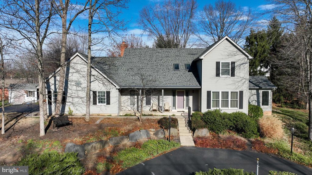 Photo of 507 Campus Road, ELIZABETHTOWN, PA 17022 (MLS # PALA2061582)