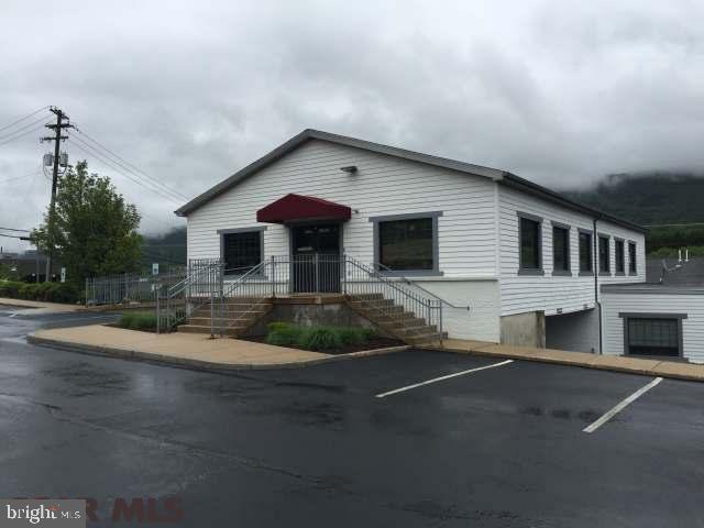 NONE AVAILABLE - Commercial Lease