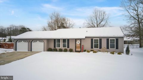 Photo of 8 Hercules Court, SEWELL, NJ 08080 (MLS # NJGL2068904)