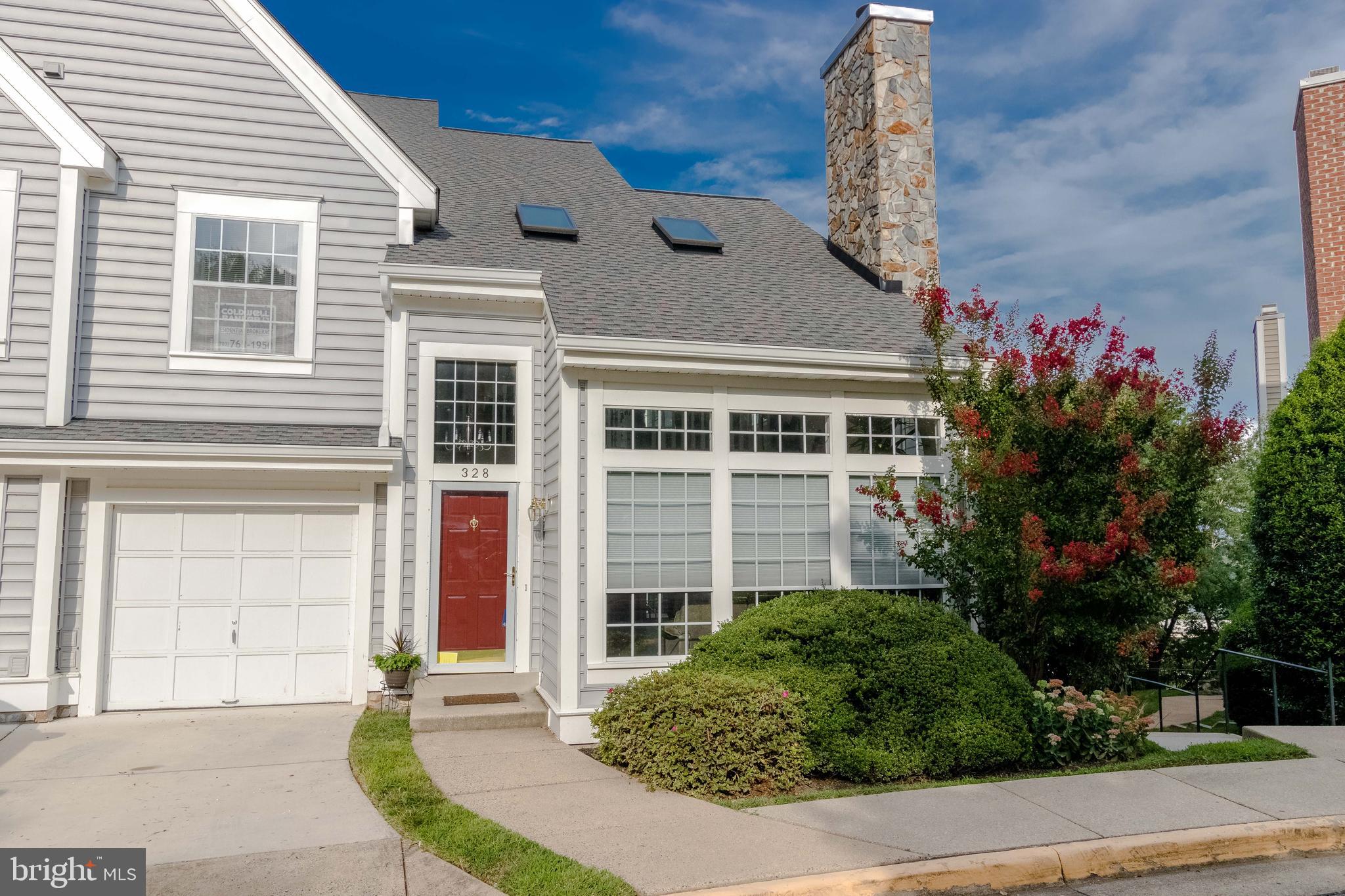 BARRINGTON POINTE CONDOS - Residential