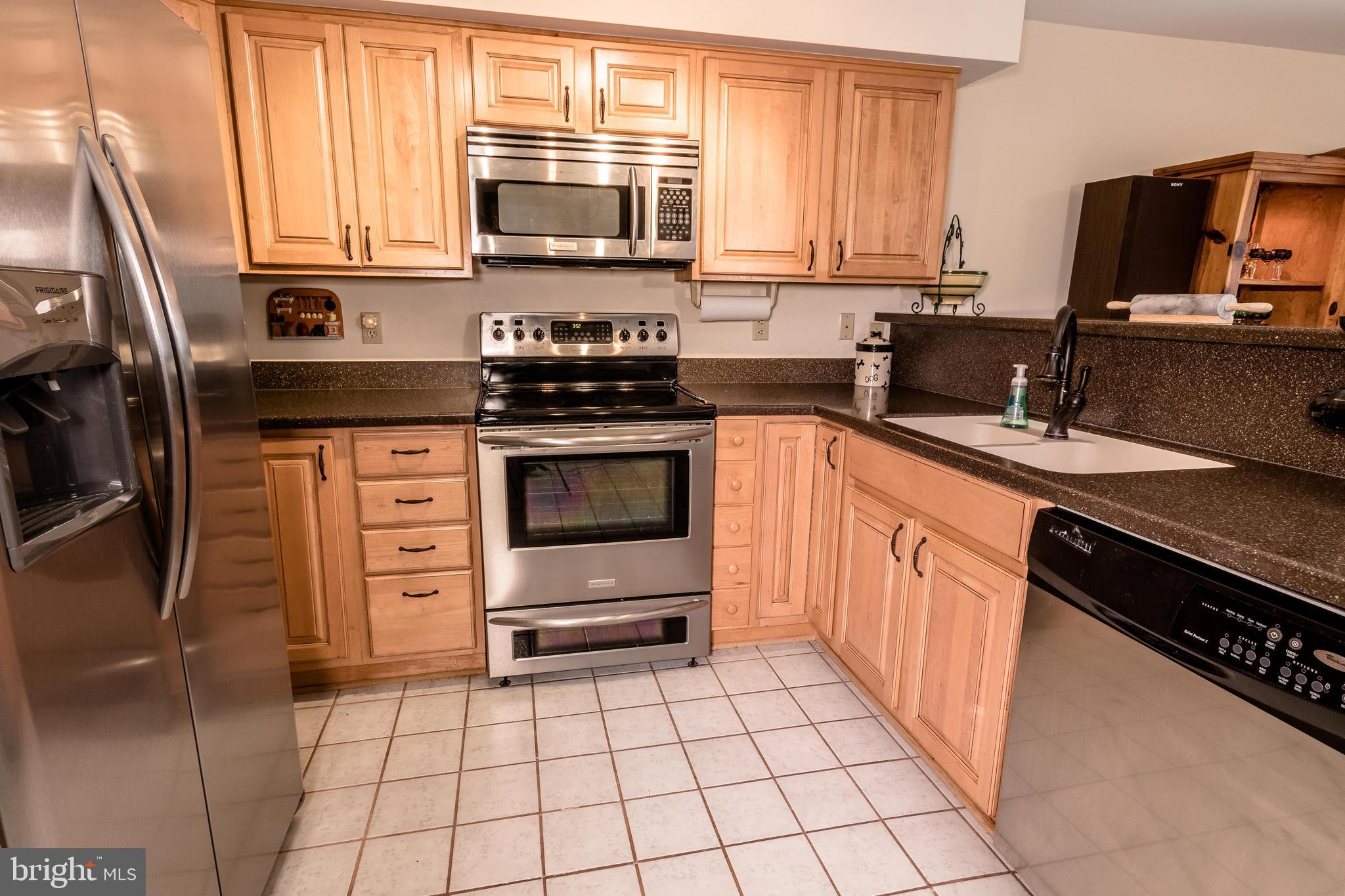 BARRINGTON POINTE CONDOS - Residential