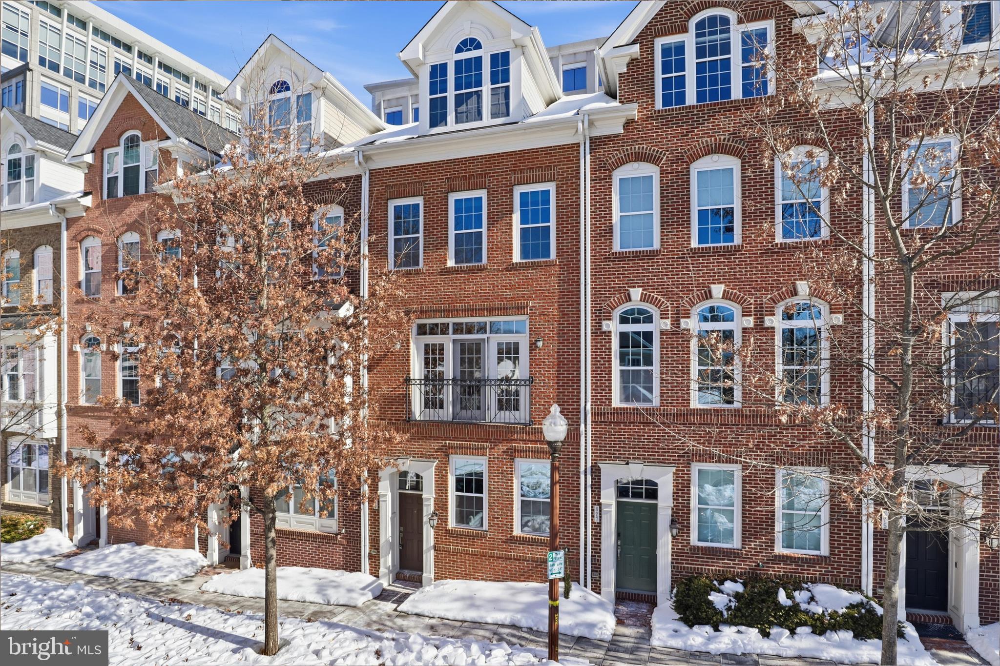 829 N WAKEFIELD STREET