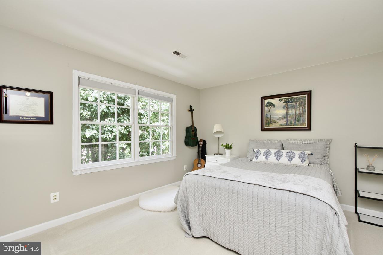 HAMPTON FOREST - Residential