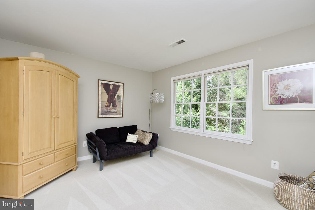 HAMPTON FOREST - Residential