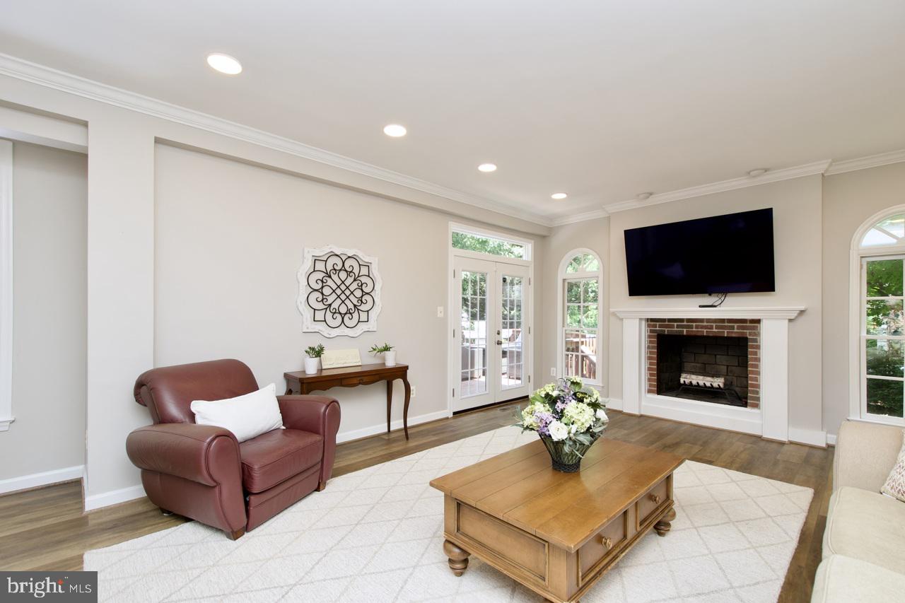 HAMPTON FOREST - Residential