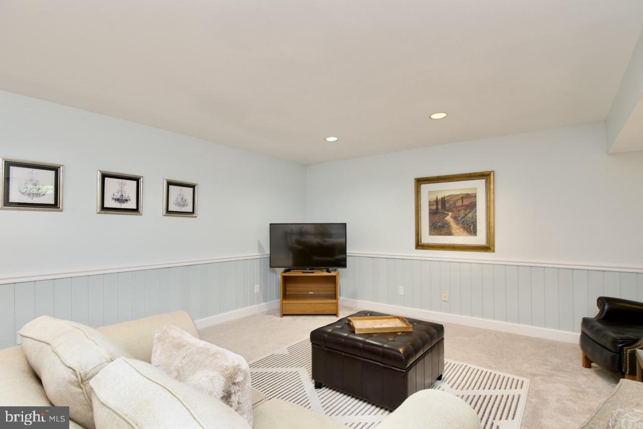 HAMPTON FOREST - Residential