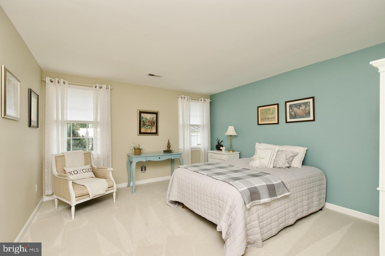 HAMPTON FOREST - Residential