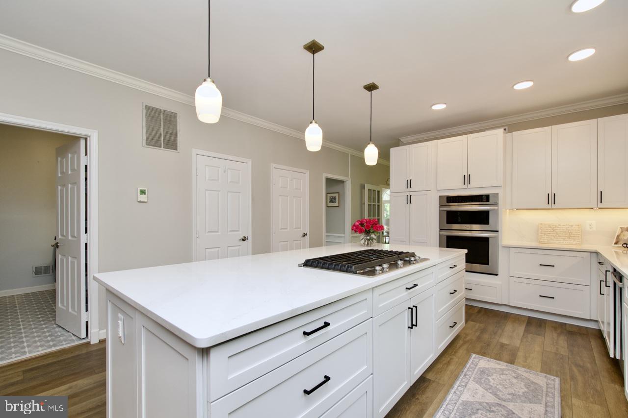 HAMPTON FOREST - Residential