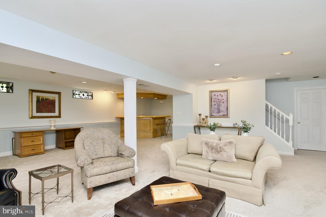 HAMPTON FOREST - Residential